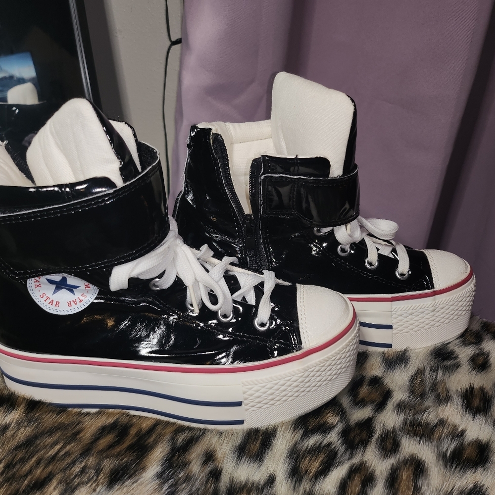 All Star sneaker Shoes 5.5 petite